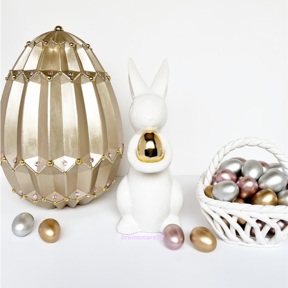 🆕 Ceramic Easter Bunny Figurine